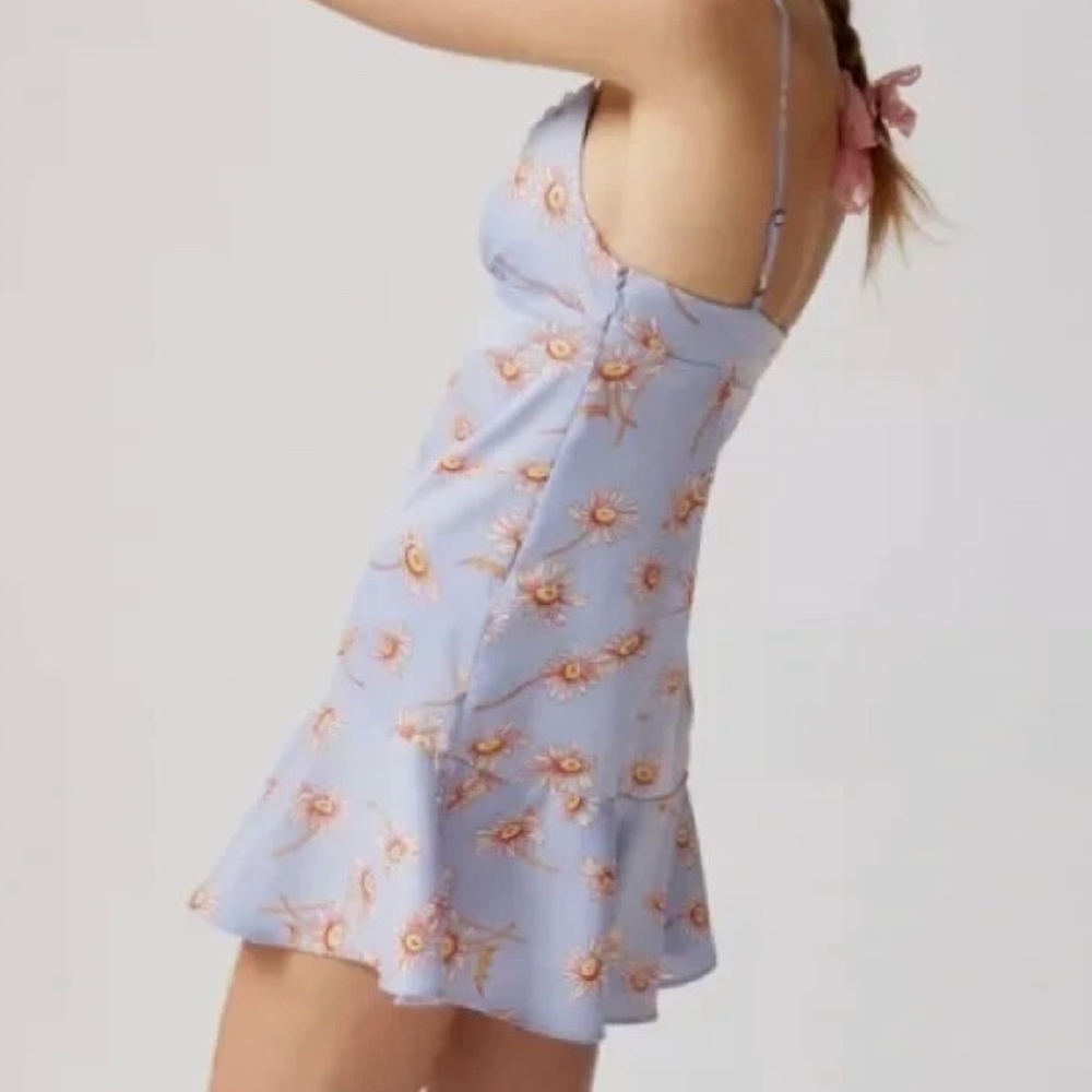 Urban Outfitters Kimchi Blue Floral Printed Satin Mini Dress Size Medium